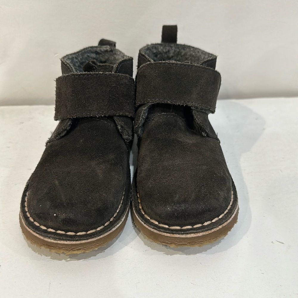 Zara boys sued shoes